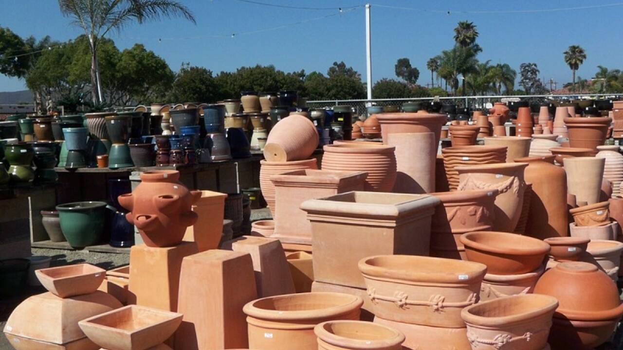 Pots_at_Green_Thumb_Nursery_in_San_Marcos.jpg