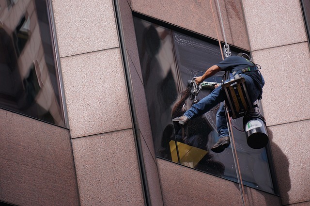 how-much-to-charge-for-window-cleaning