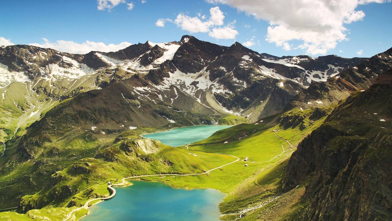 italian-landscape-mountains-nature.jpg