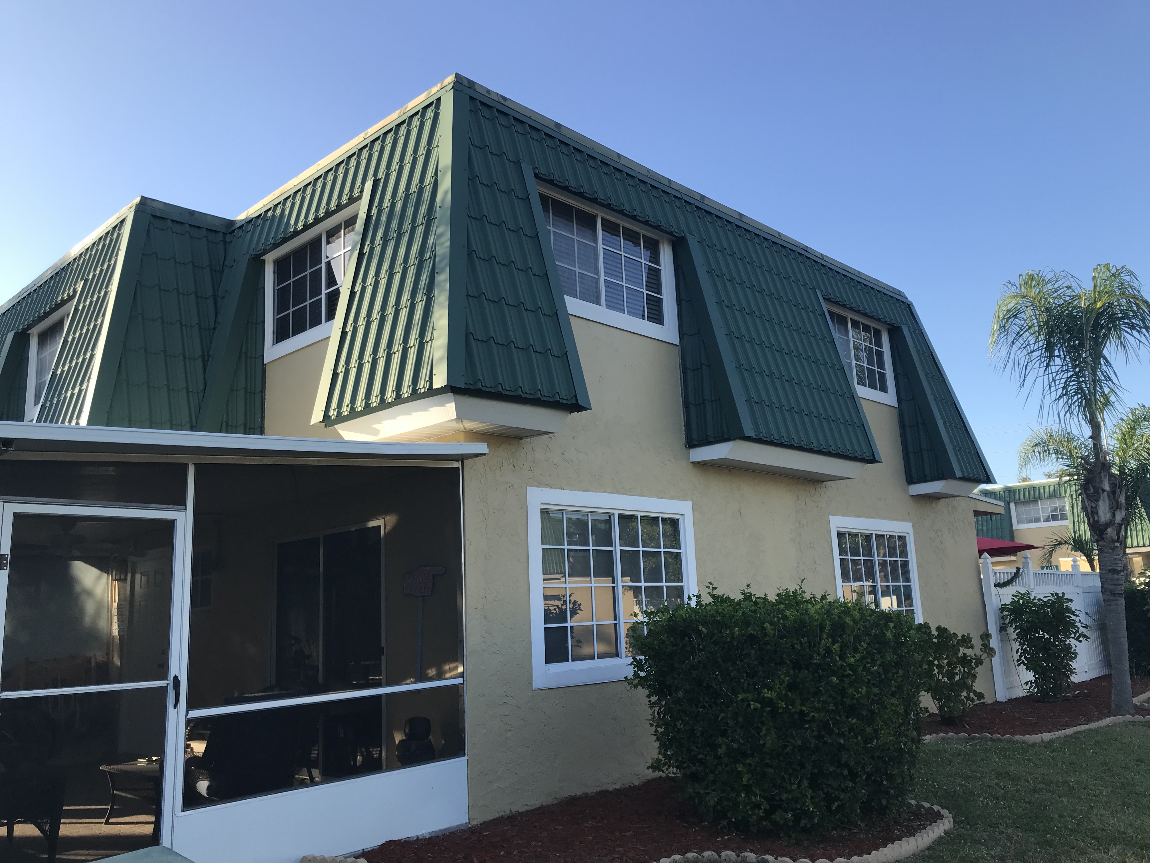 Townhouse with 4 beds 2 1/2 baths Renovated for sale