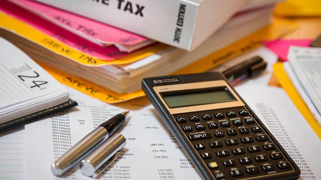 income-tax-4097292_1920.jpg