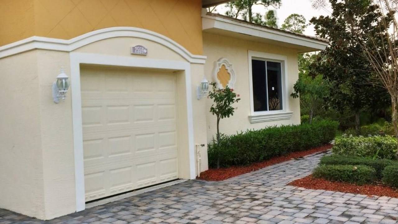 2559-Stockbridge-Sq-SW-Vero-Beach-FL-32962-Home-for-Sale.jpg