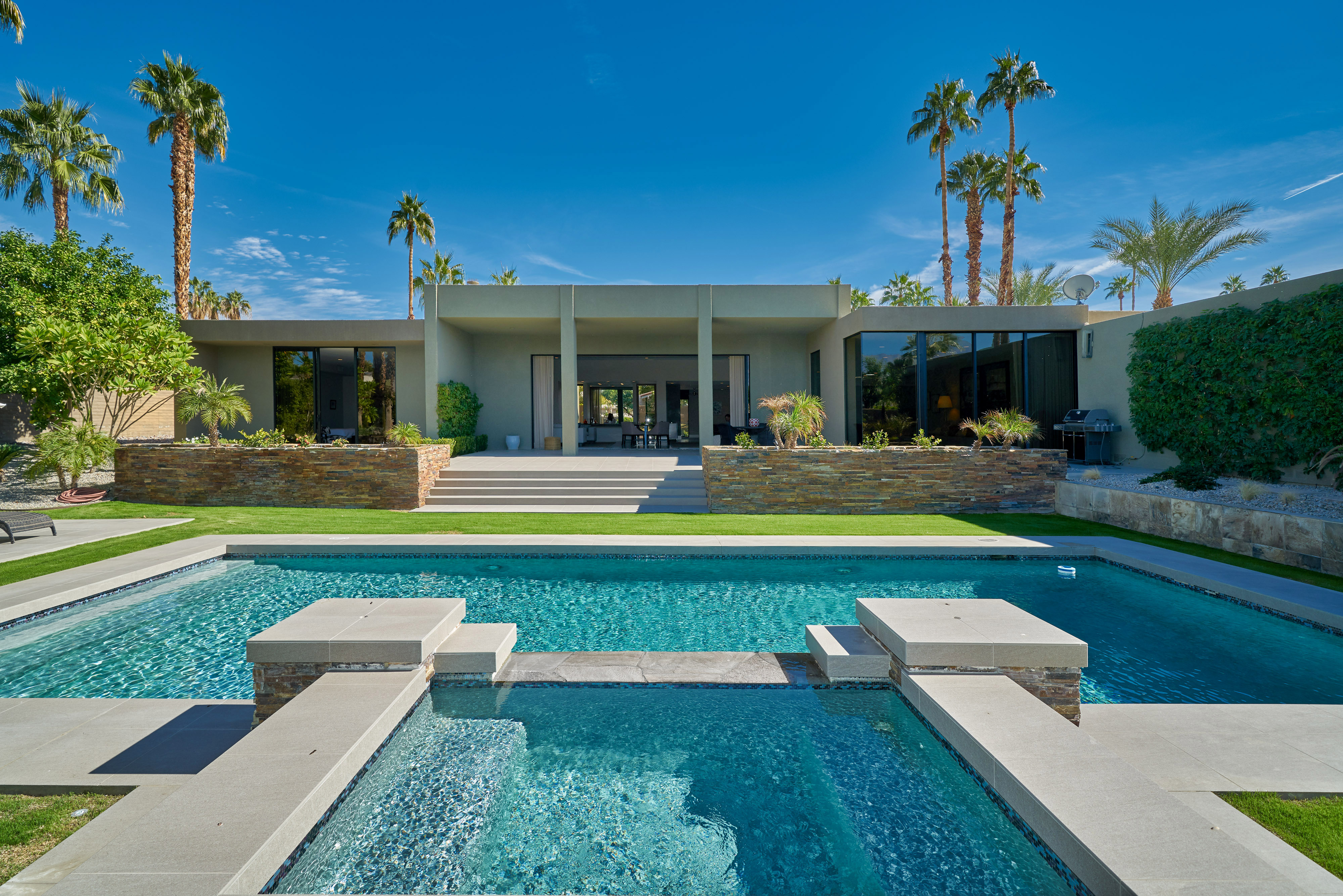 Rancho Mirage Tennis Estate offers Grand Scale Contempo