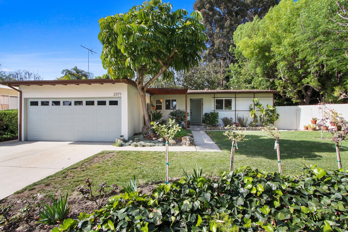 Just Listed in Los Altos! Long Beach home for sale