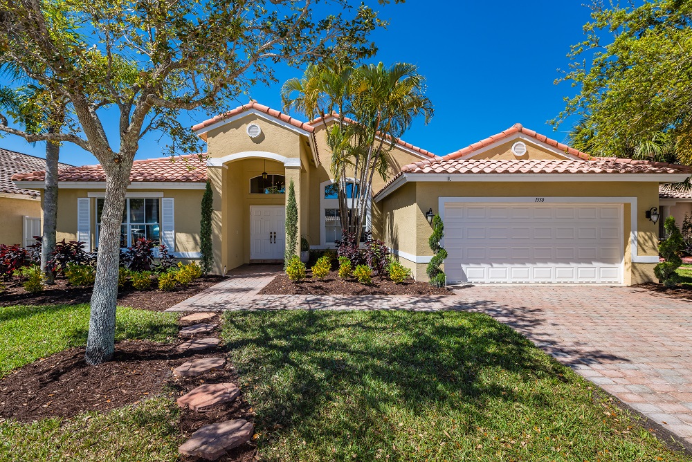 A Picture Perfect Pool Home FOR SALE in Pembroke Pines