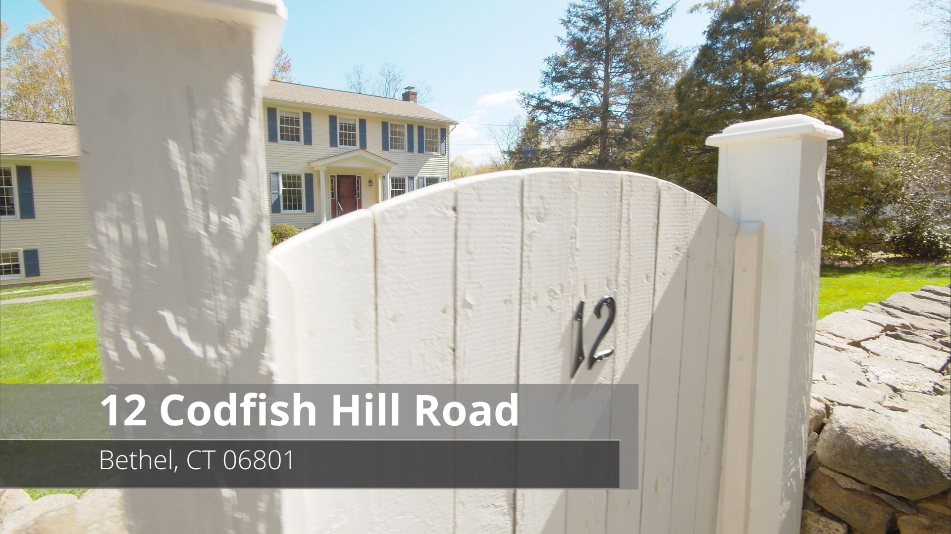 Classic 4BDRM Center Hall Colonial 429,000