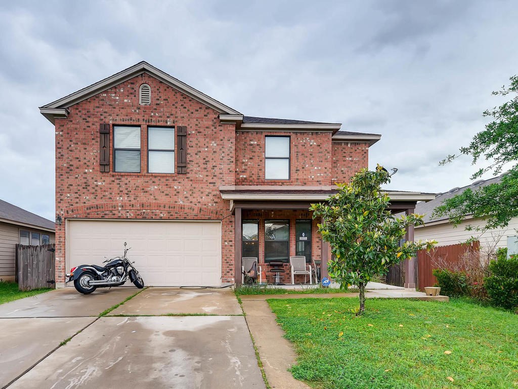 4 BED 3 BATH HOUSE FOR SALE IN DEL VALLE!