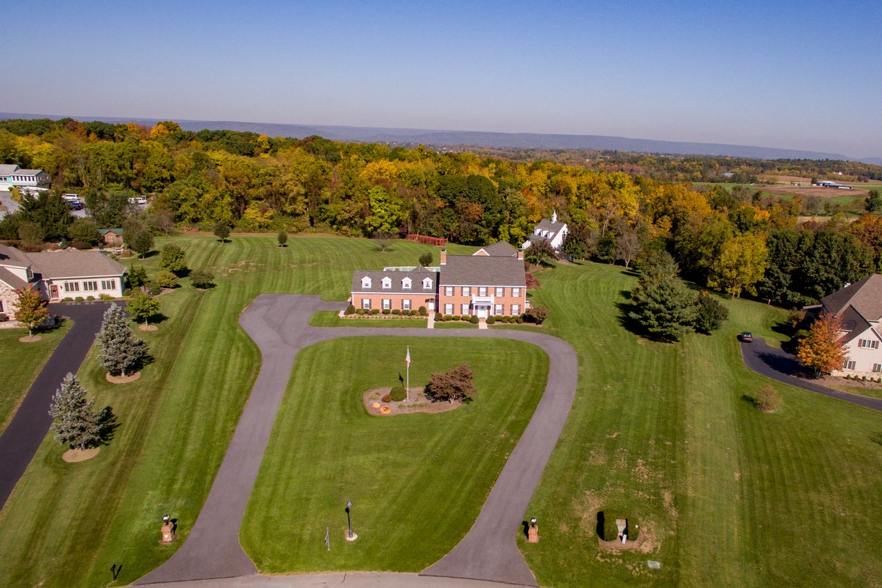 DanDVillage Estate 4 Smokehouse Lane, Hummelstown P