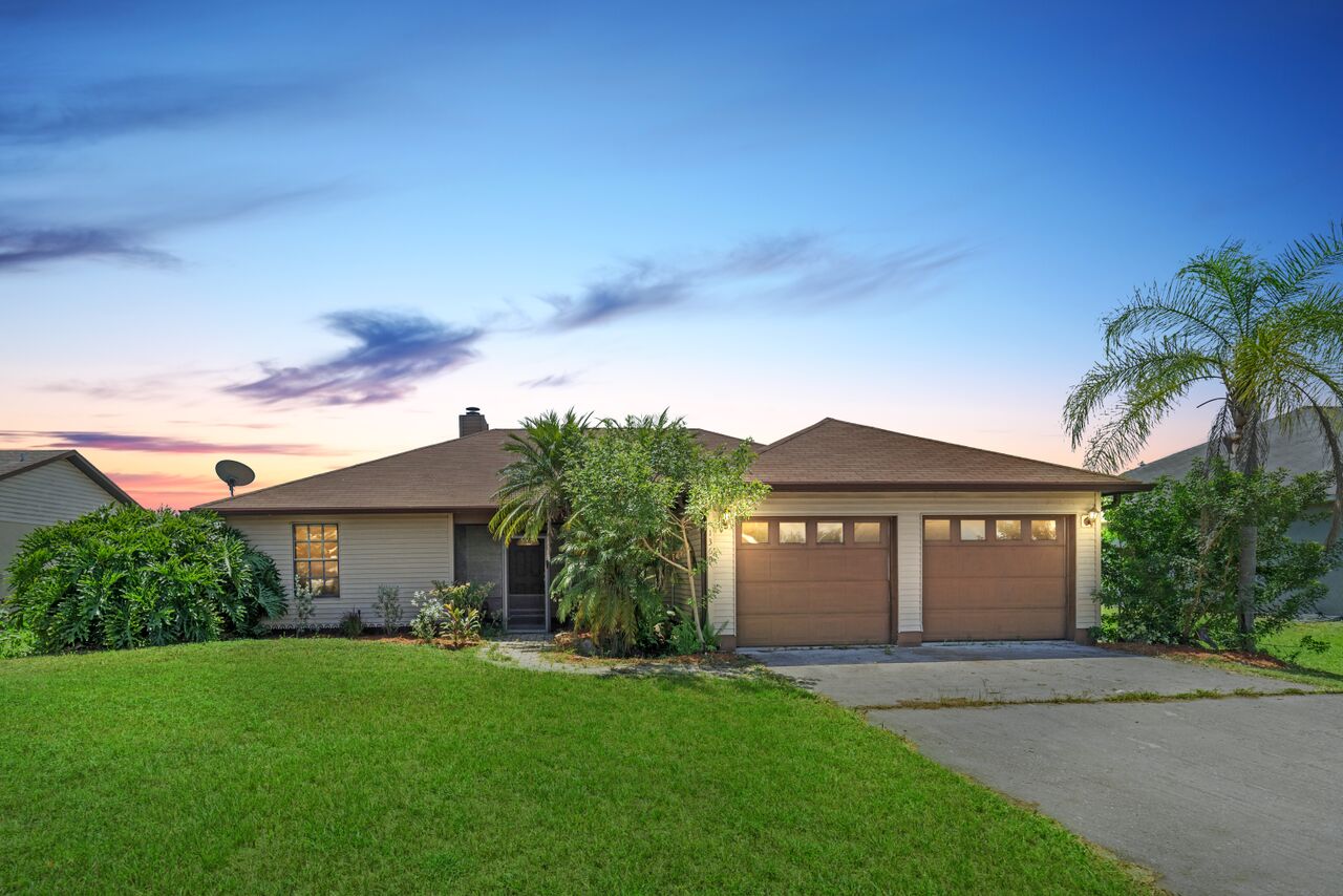 3/2 Kissimmee Home on over 1/4 of an Acre