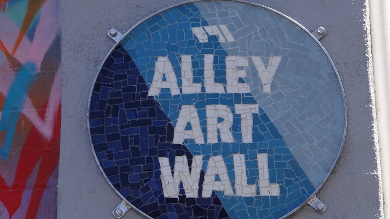 Carlsbad_Alley_Art_Wall_sign.JPG