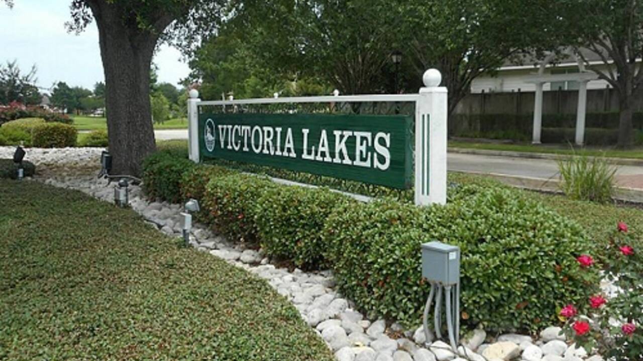 Victoria_Lakes.jpeg