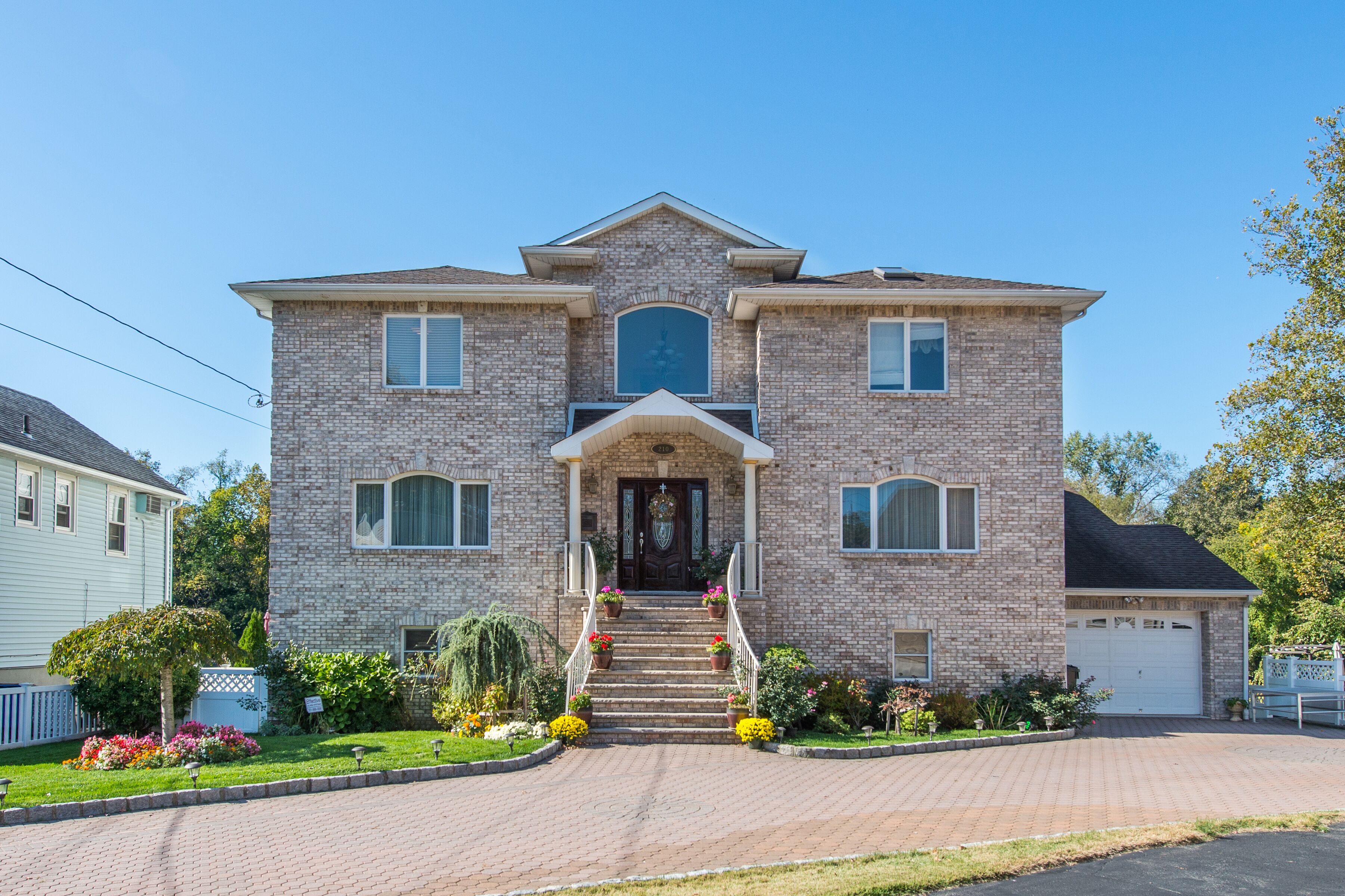 Beautiful and Spacious Rutherford Colonial