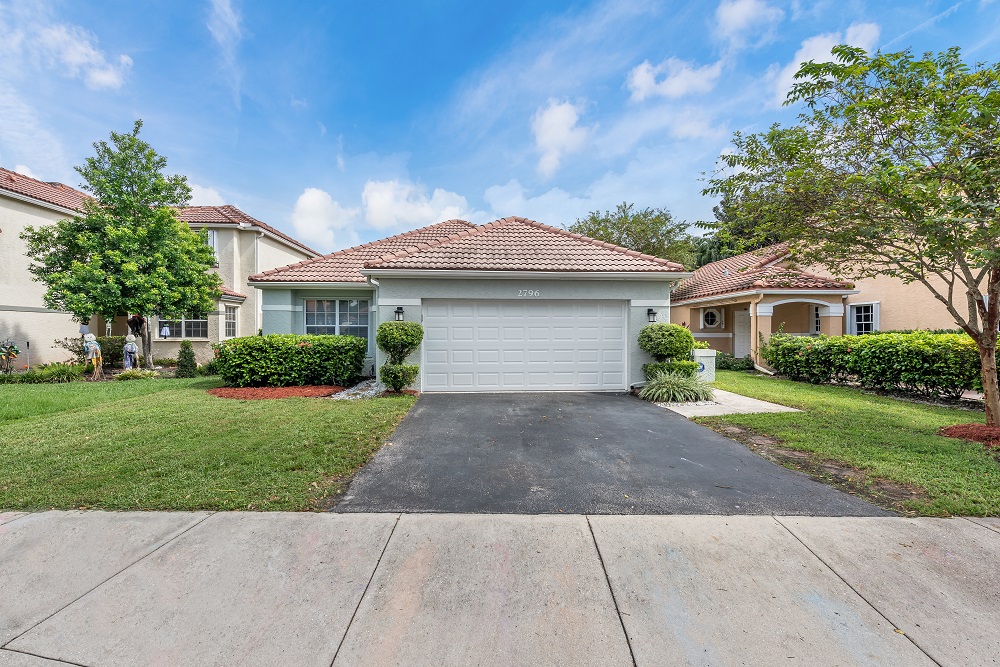 Perfectly Priced 3/2 Forest Ridge Home FOR SALE Davie