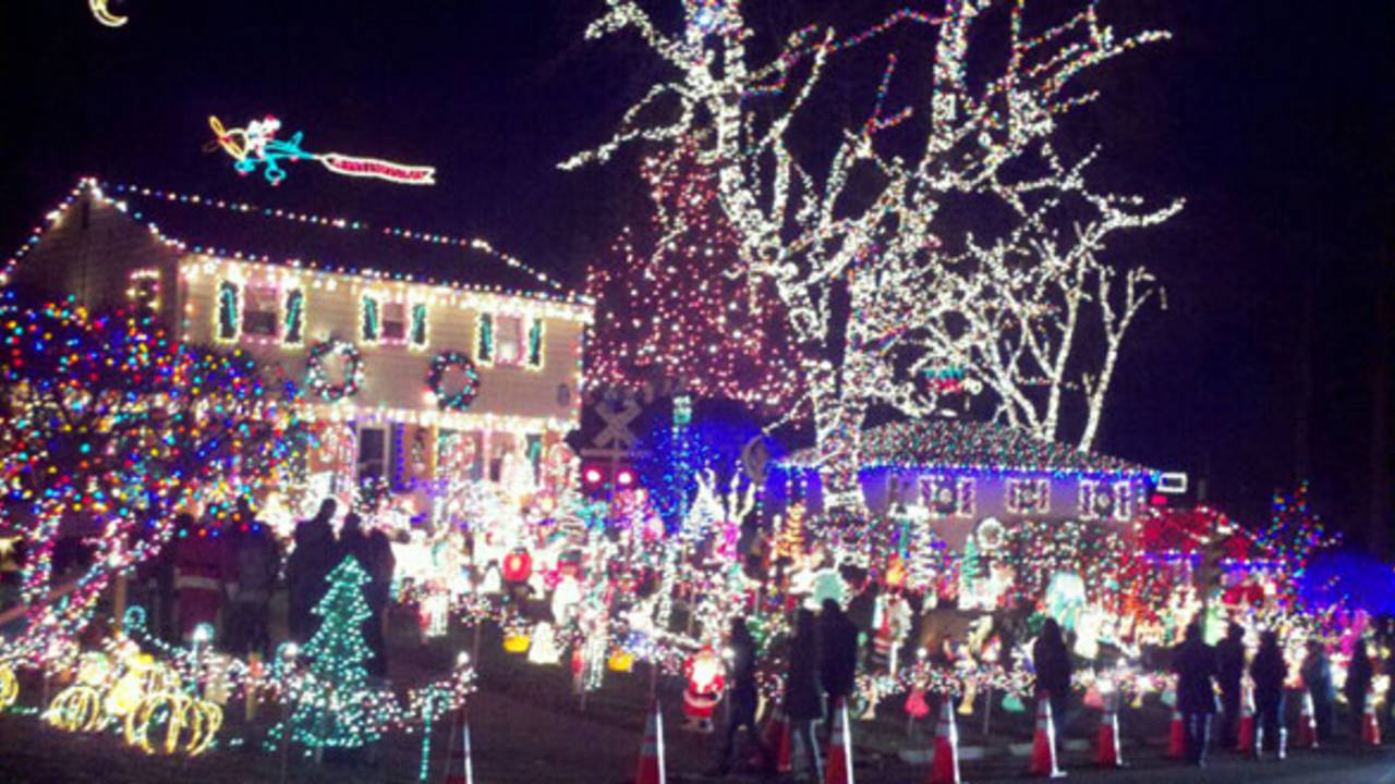 tacky-light-tour-Richmond-0001.jpg