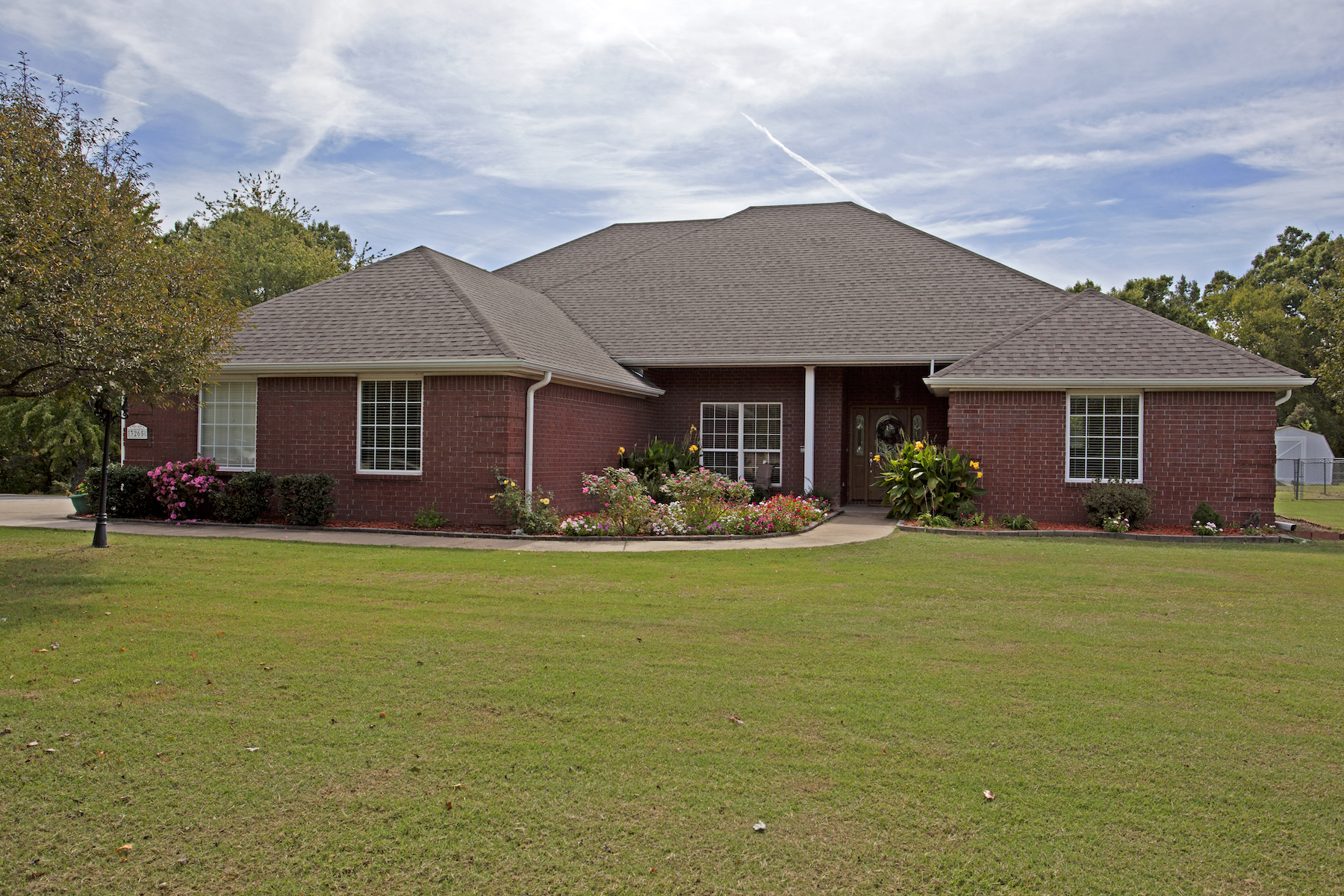 3265 W Salem Rd, Fayetteville ONE LEVEL Ranch Home