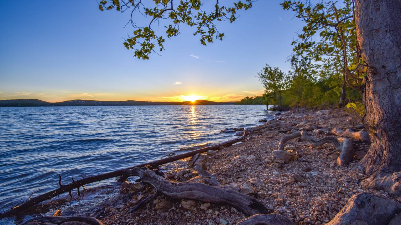 Lake_sunset.jpg