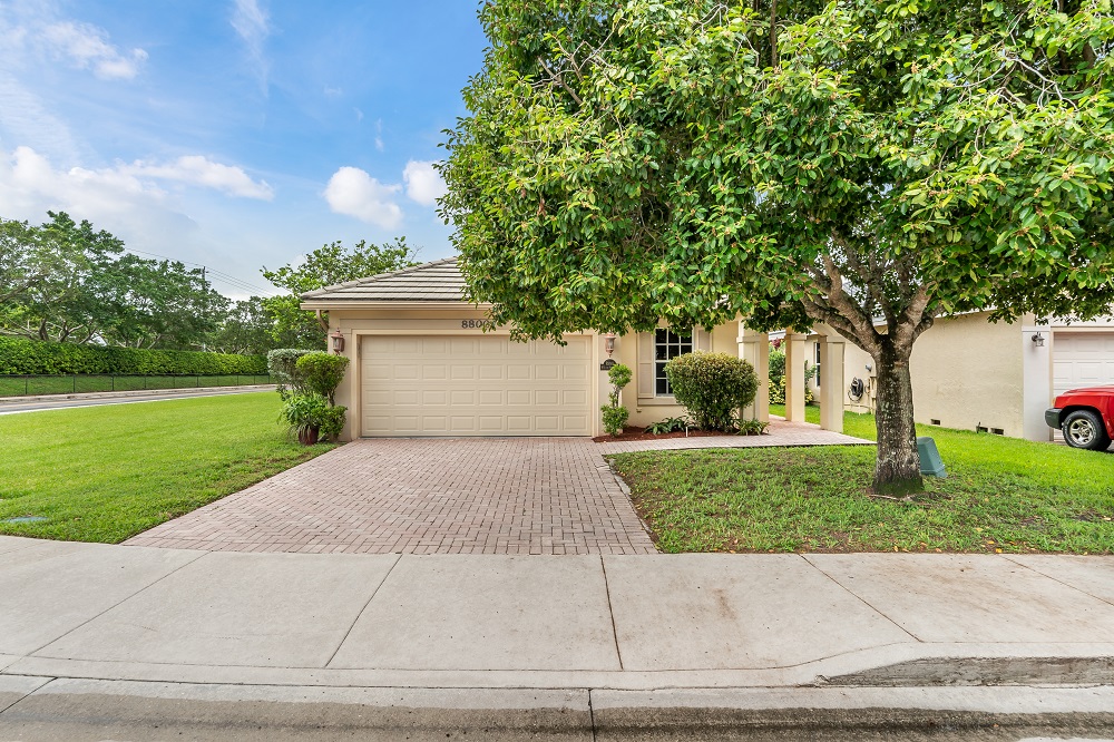 Affordable & Adorable 3/2 Forest Ridge Home FOR SALE