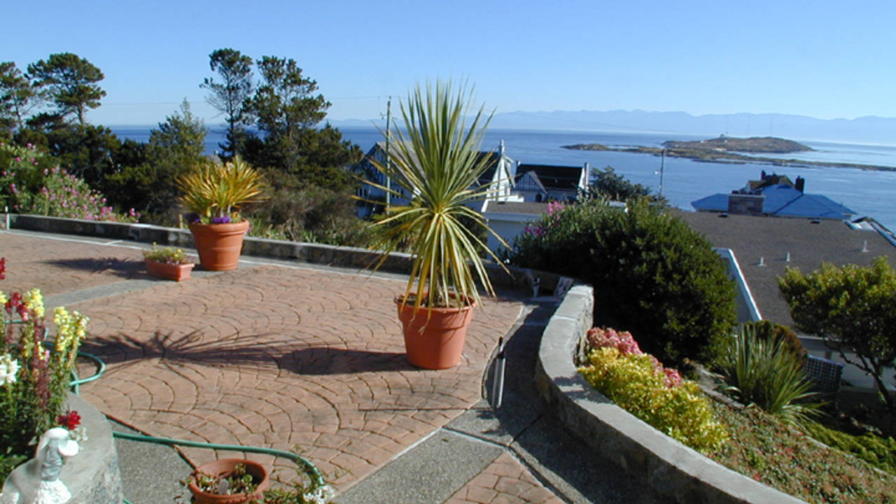 Inglwood_Patio_waterview.jpg