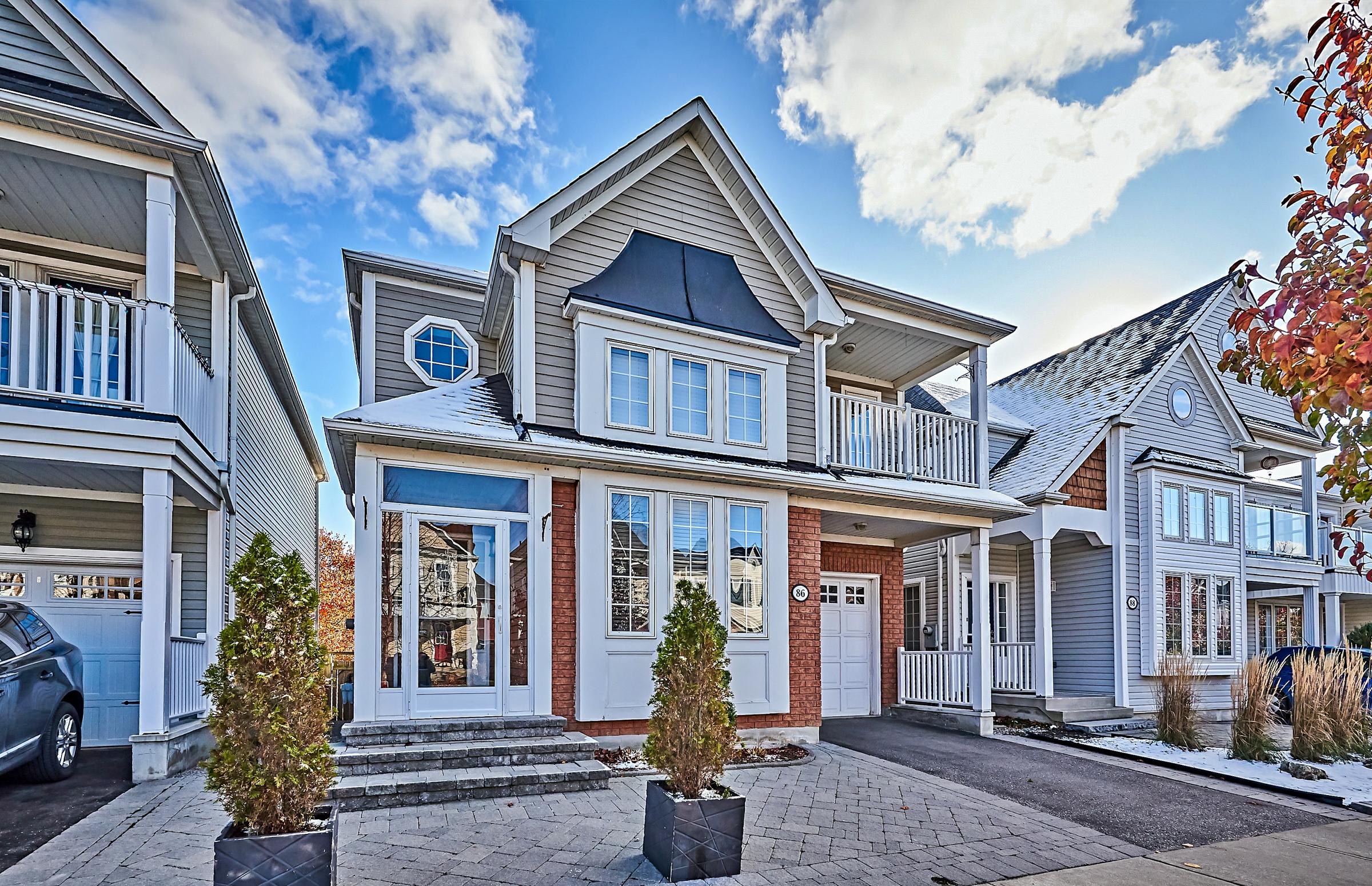 Home In South Ajax By The Lake