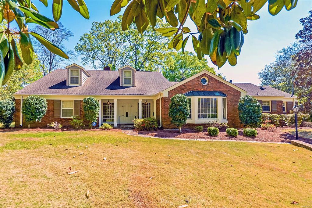 Perfect Family Home in McGehee Estates!