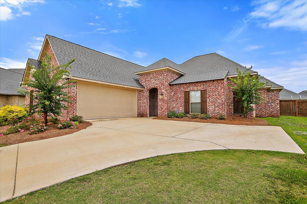 For Sale in Flowood MS 704 Queens Court (Kensington)