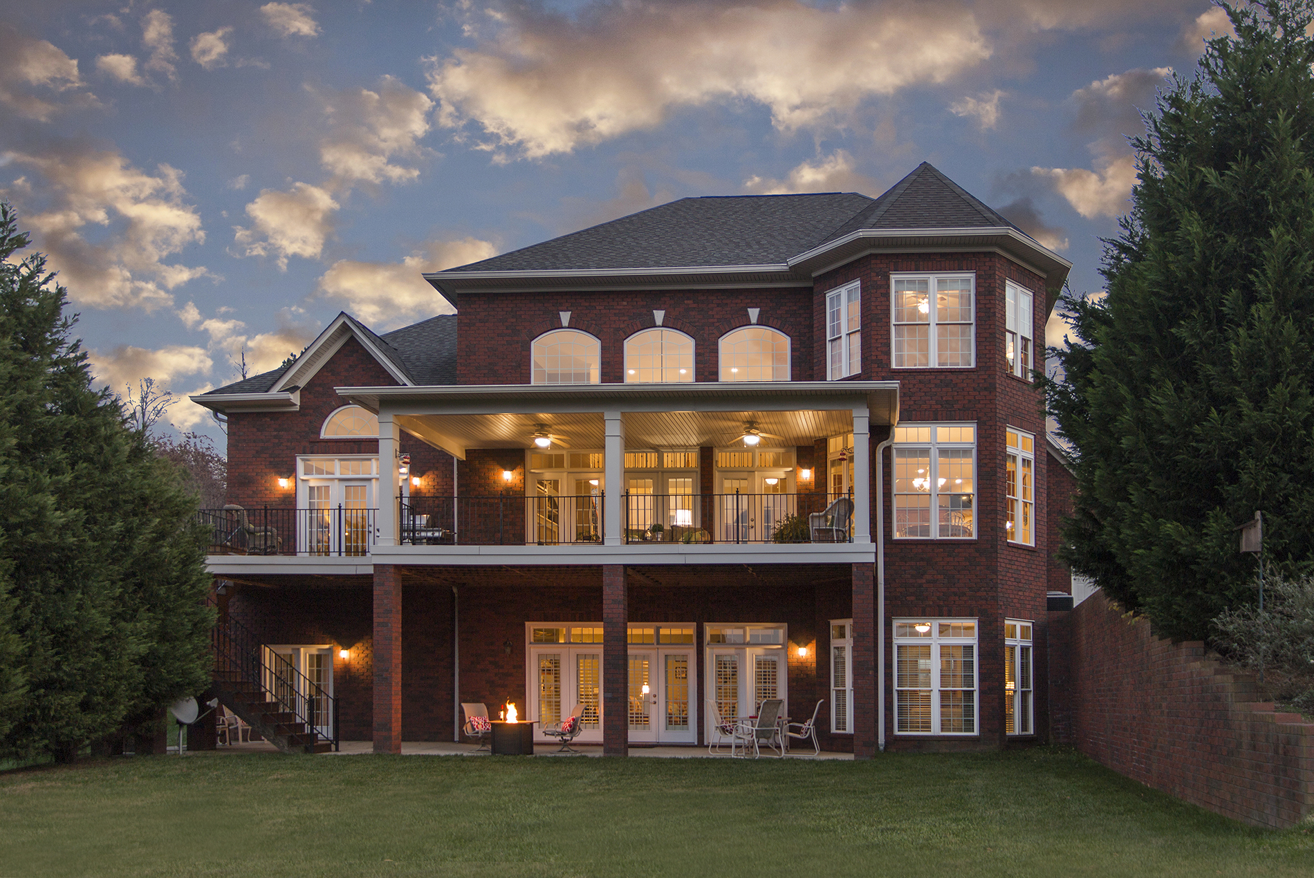 5 Bedroom/3.5 Bath For Sale on the 18th Tee & Fairway