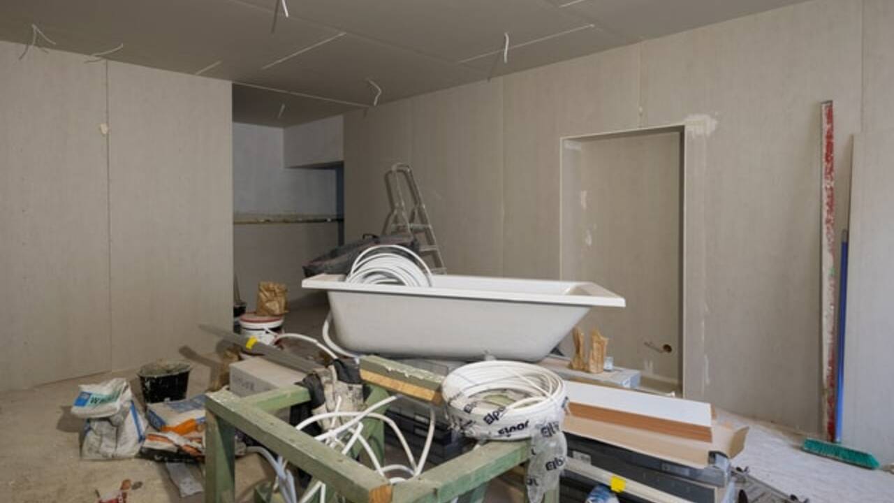 Homeowner_repair_insurance_to_help_home_maintenance.jpg