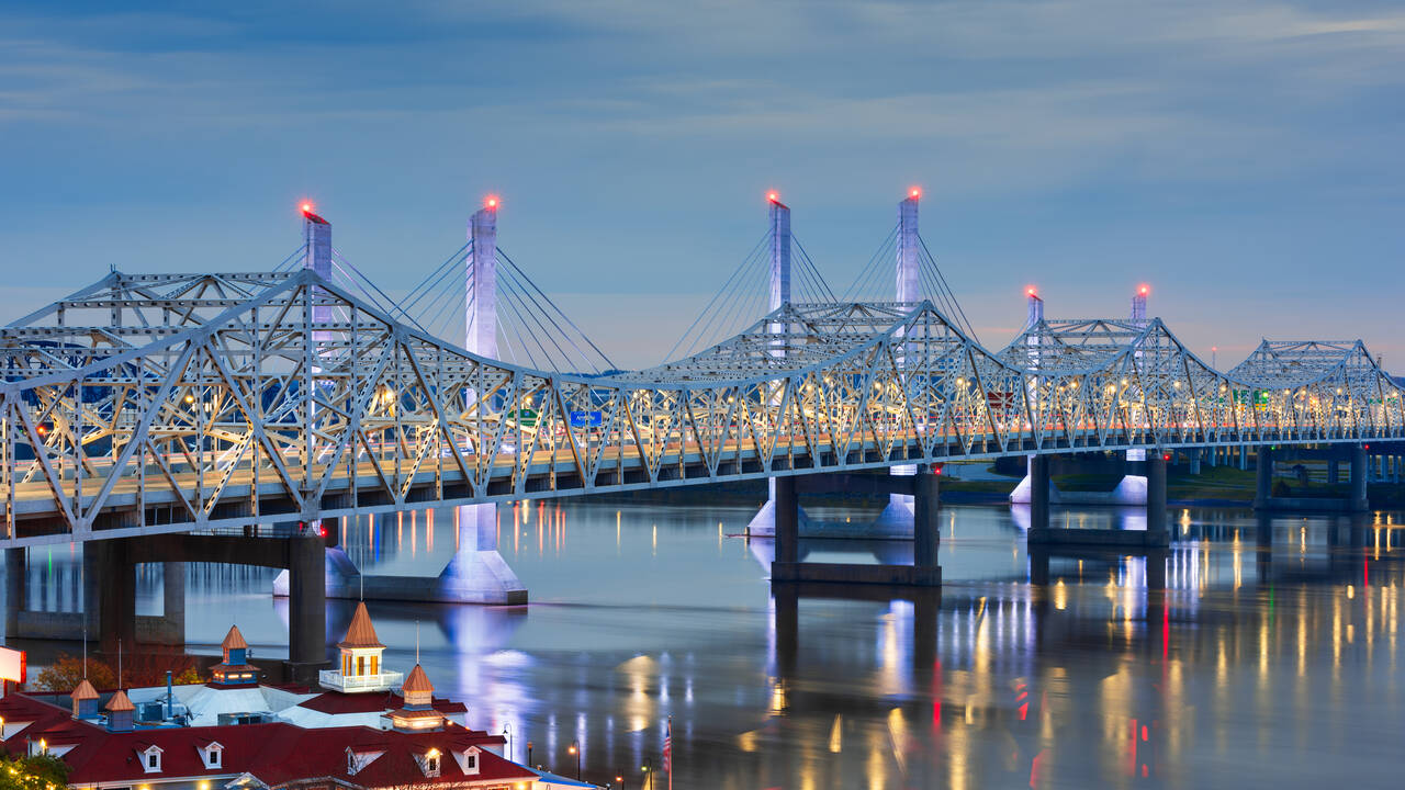 john-f-kennedy-bridge-and-abraham-lincoln-bridge-2021-09-03-03-07-41-utc.jpg