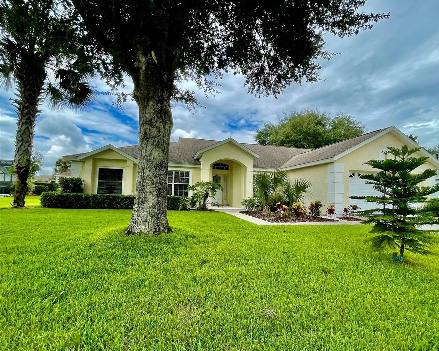 JUST LISTED IN GREATER GROVES SUBDIVISION CLERMONT FL